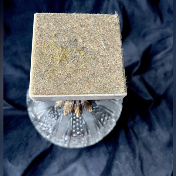 Vintage Hollywood Regency Style Cut Crystal Compote with Ornate Brass Pedestal - Picture 6 of 8